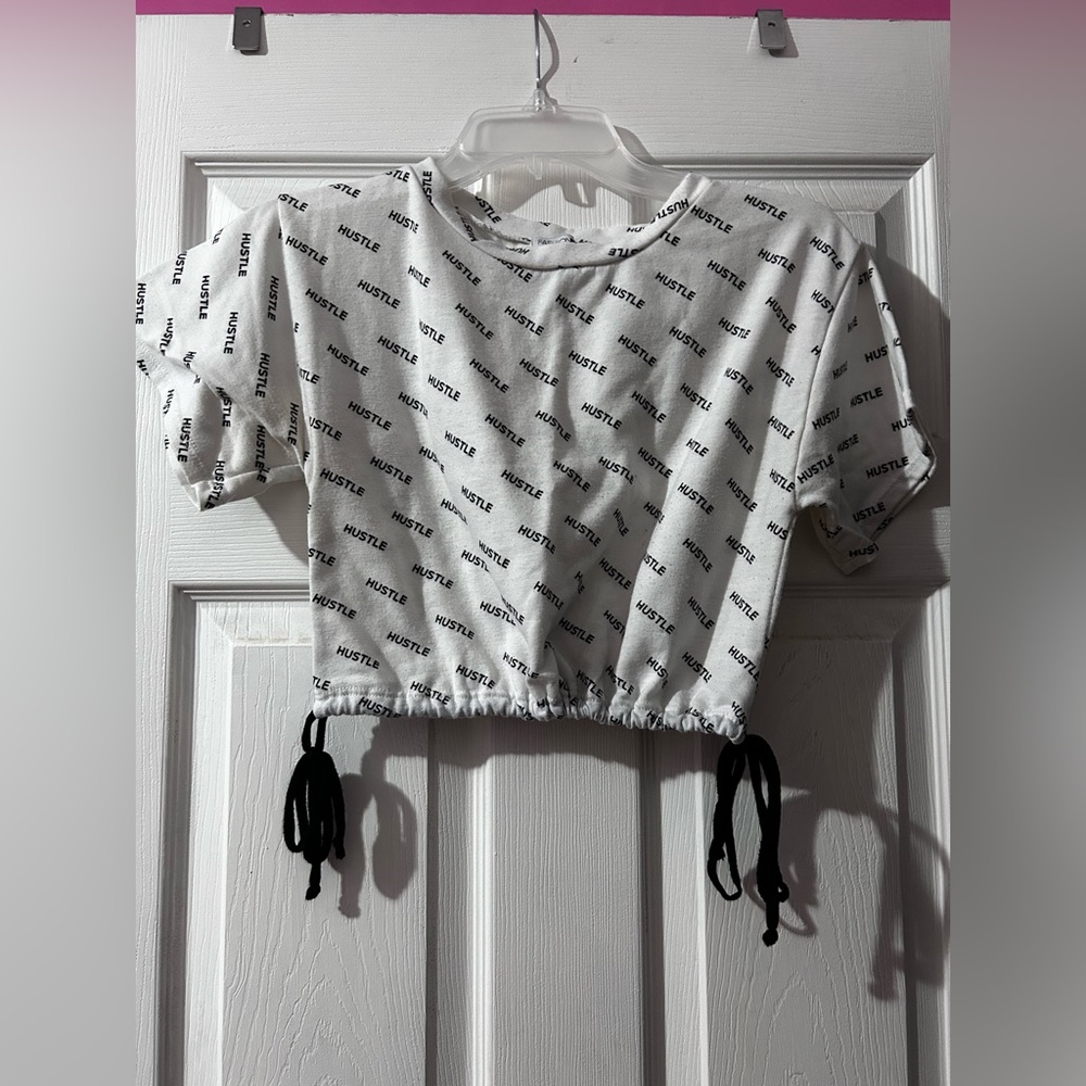 Fashion Nova “HUSTLE” Crop Top